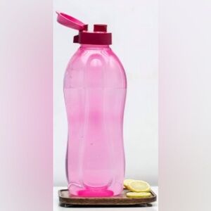 Tupperware  Fridge Water Bottle 2 Liter Pink